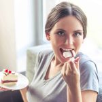 beautiful-pregnant-woman-is-eating-cake(1)